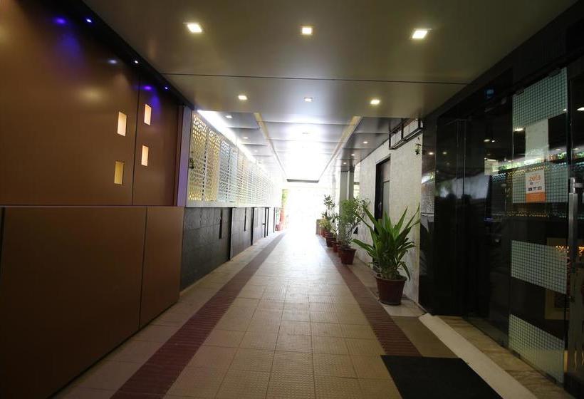 Hotel La 365 Residency