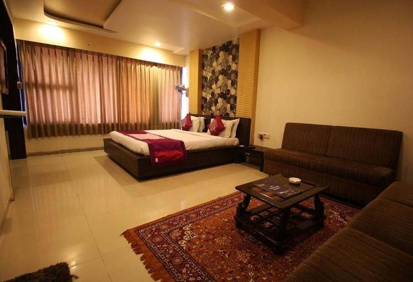 Hotel La 365 Residency 10