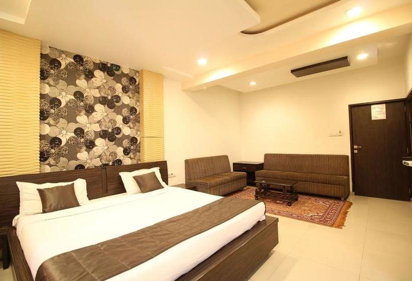 Hotel La 365 Residency 16