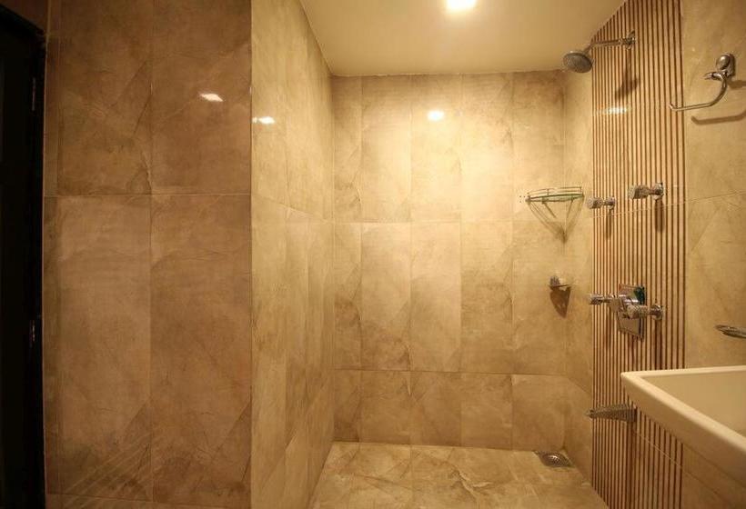 Hotel La 365 Residency 18