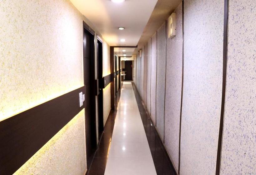 Hotel Aashadeep 8