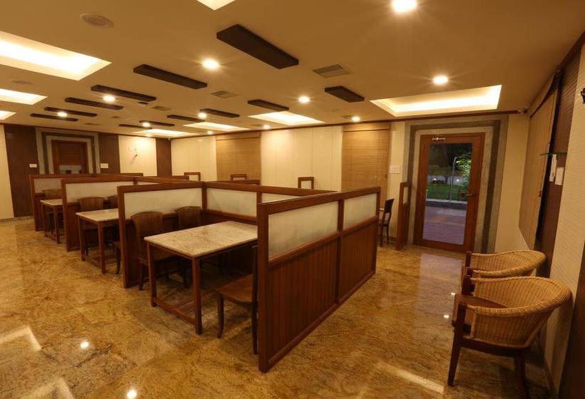 Hotel Mayapuri Amira 14