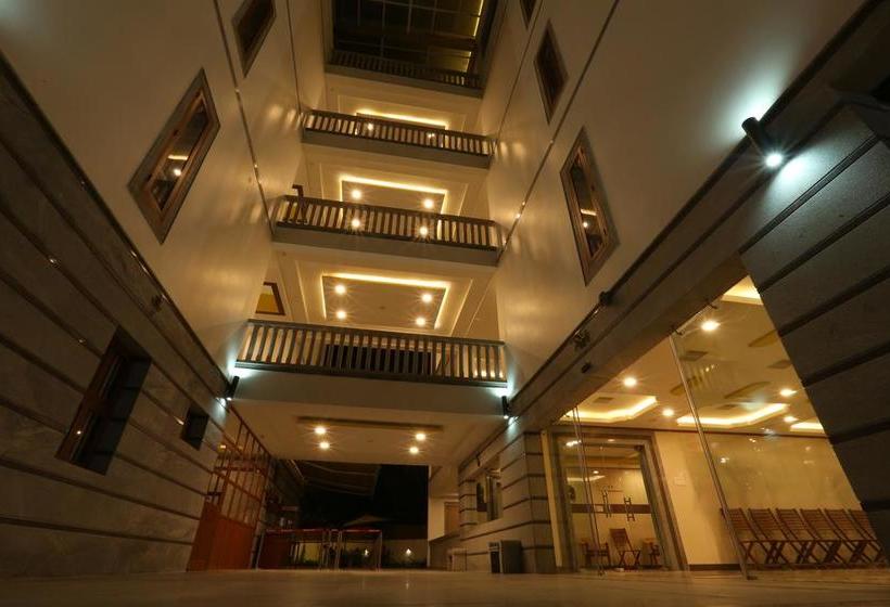 Hotel Mayapuri Amira 16