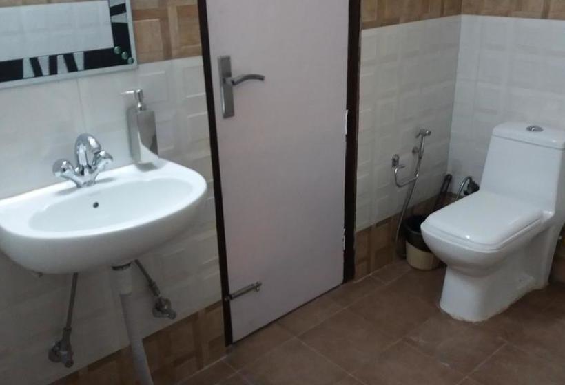 Hotel Cosy Tree Inn 3