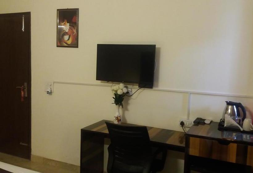 Hotel Cosy Tree Inn 5