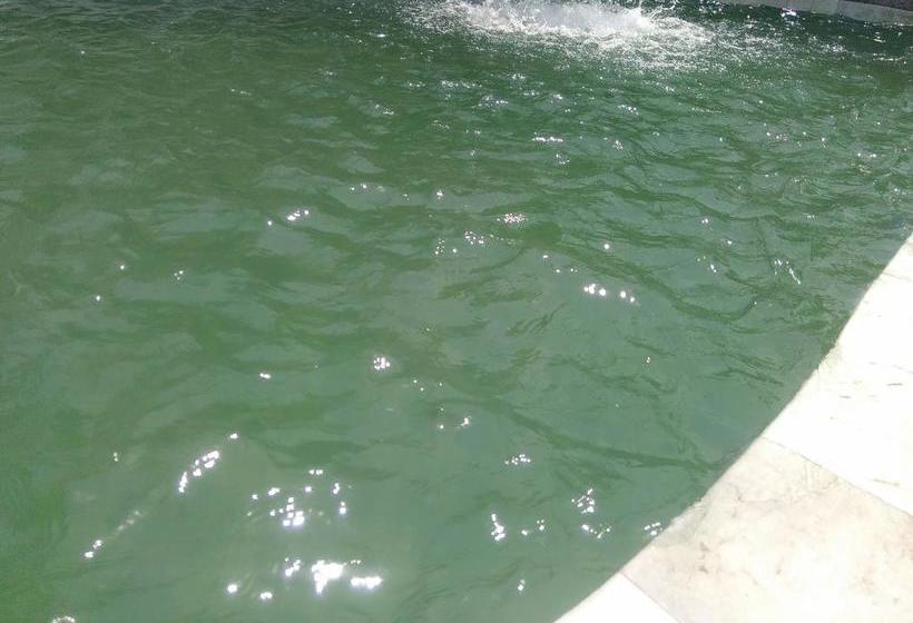 Hotel Aqua Waterfall 1