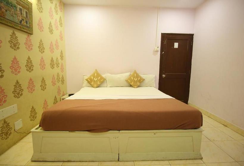 Hotel Poonam Palace 10
