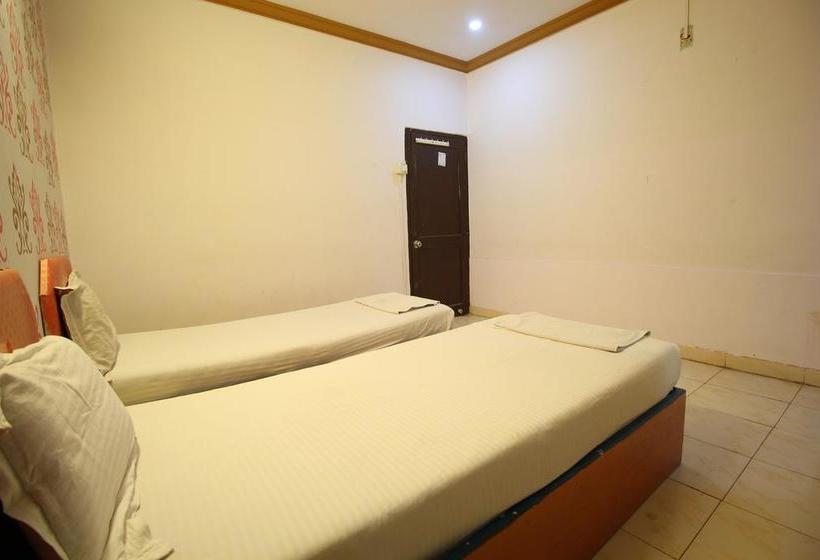 Hotel Poonam Palace 16