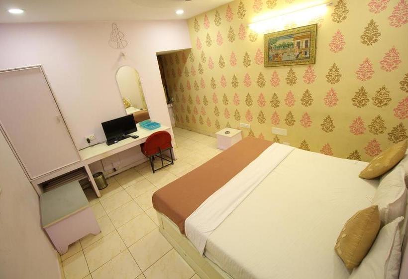 Hotel Poonam Palace 9