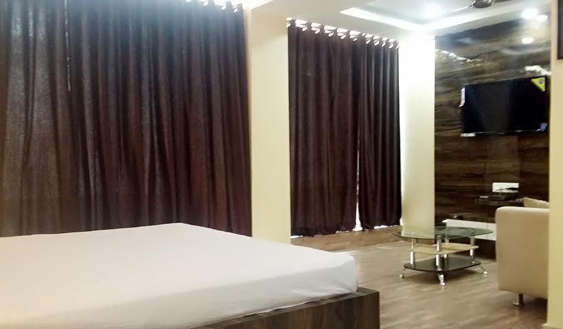 Hotel Crystal International 4