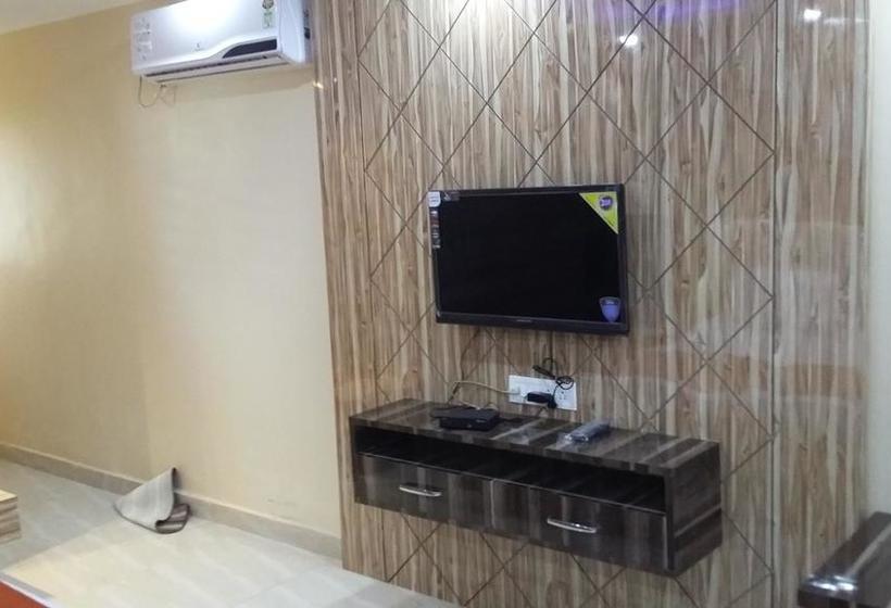 Hotel Crystal International 6