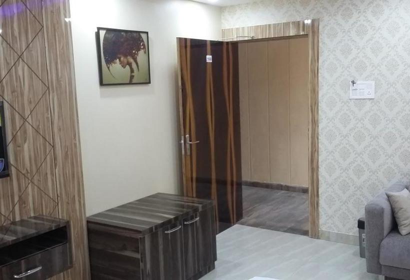 Hotel Crystal International 7