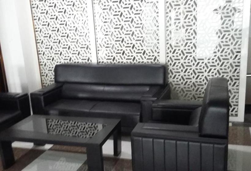 Hotel Crystal International 8