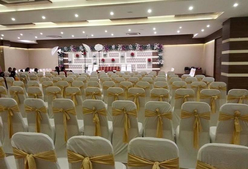 Hotel Qik Stay @ Grand Murlidhar