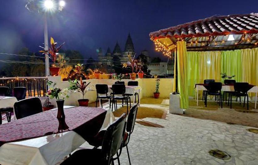 Aditya Hotel Orchha 1
