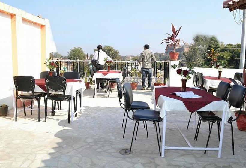 Aditya Hotel Orchha 3