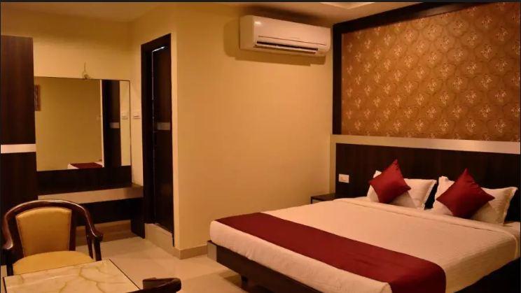 Hotel Olympia Inn 10