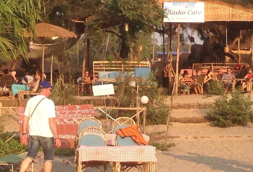 Resort Basho Huts & Cafe 20