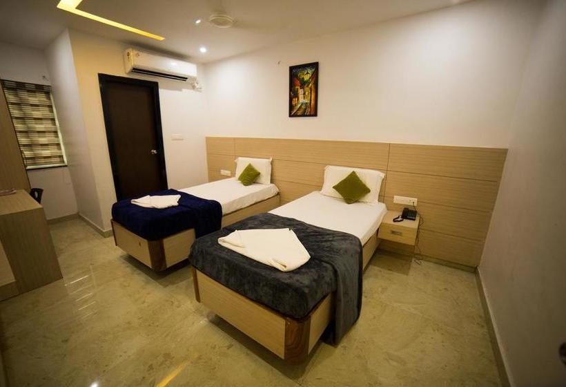 Hotel Sri Aditya Inn