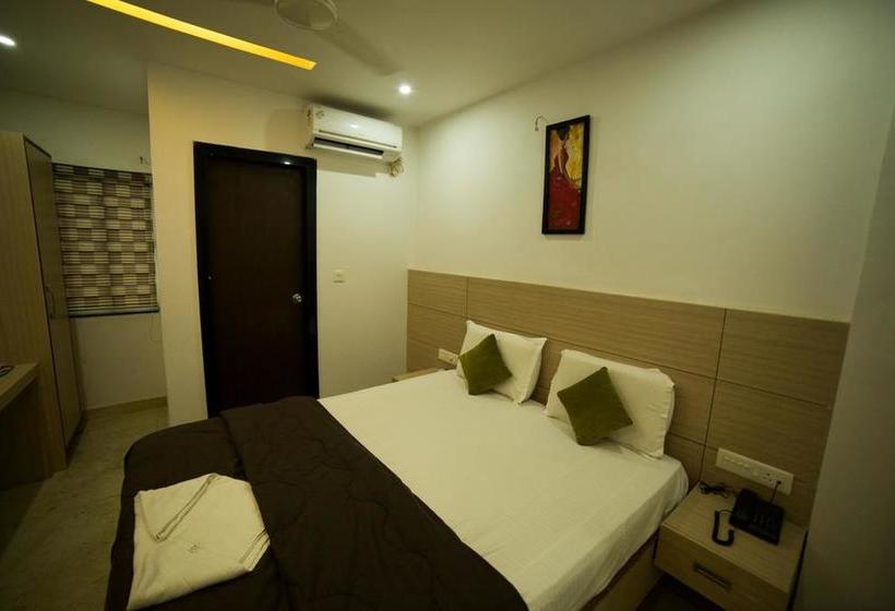 Hotel Sri Aditya Inn 4