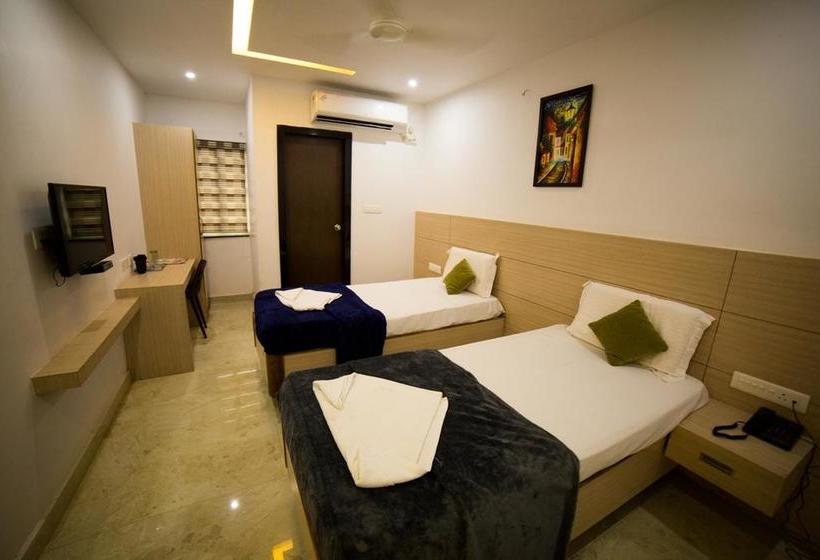 Hotel Sri Aditya Inn 5