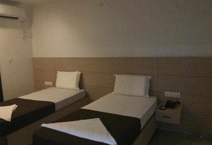 Hotel Sri Aditya Inn 7