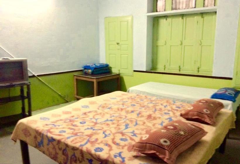 Bed and Breakfast Govind Bhavan @ Har Ki Pauri 2