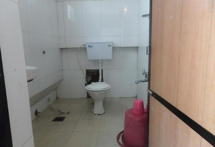 Hotel Ameer Kolhapur 12