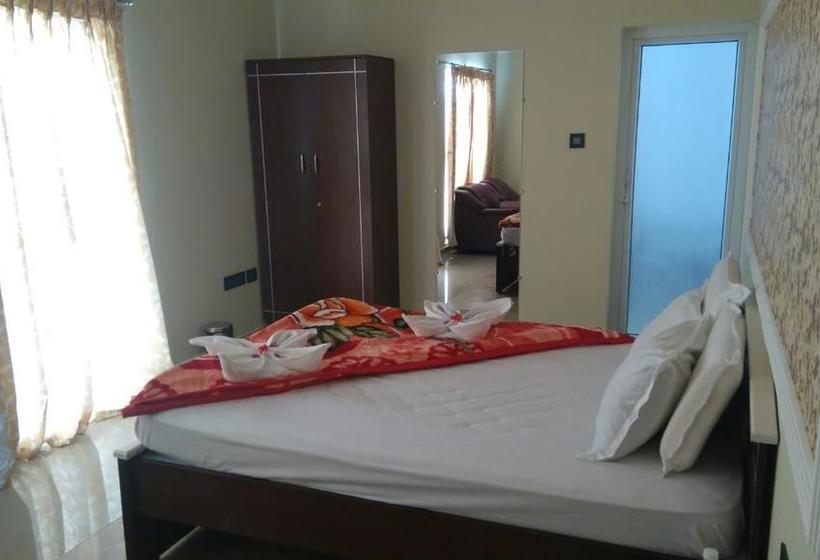 Hotel Holiday Peak 1