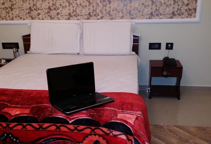 Hotel Holiday Peak 13