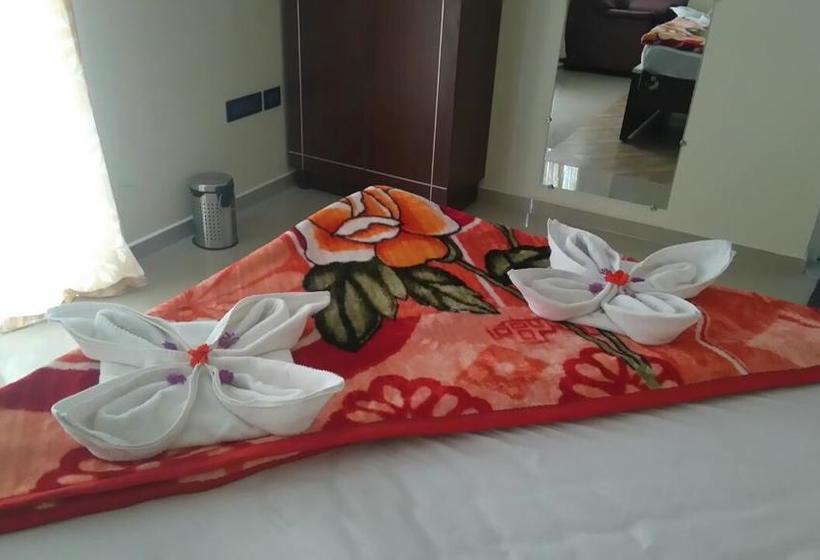 Hotel Holiday Peak 2