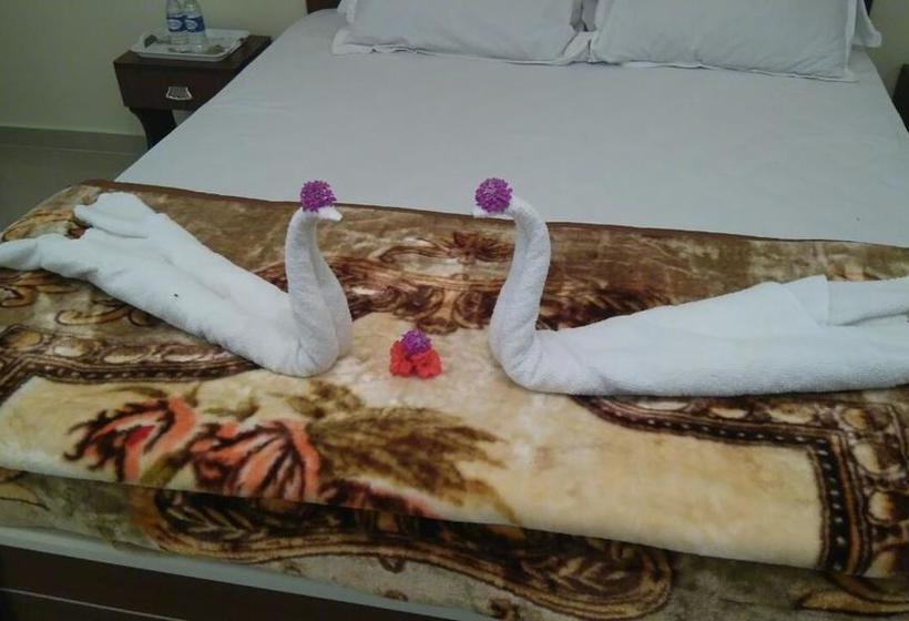 Hotel Holiday Peak 5