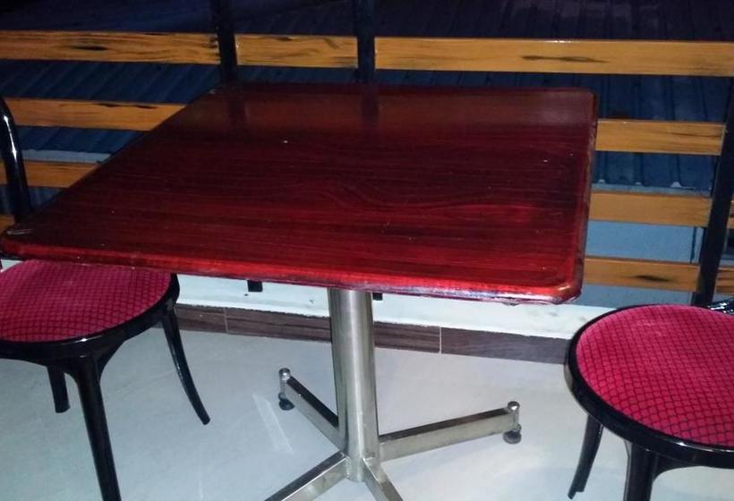 Hotel Holiday Peak 8