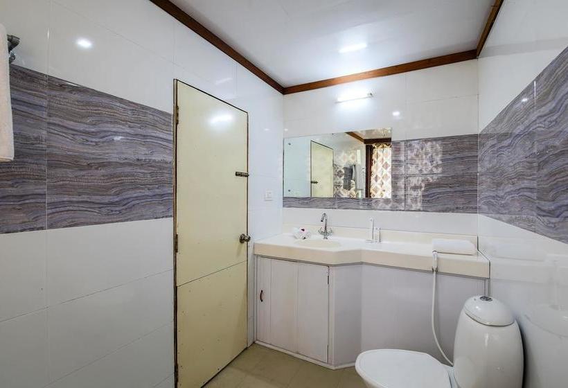 Hotel Treebo Heavenly Heights 16