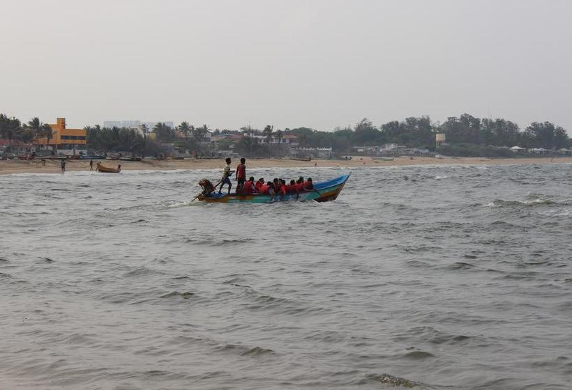 Hotel Vedic Waves 16