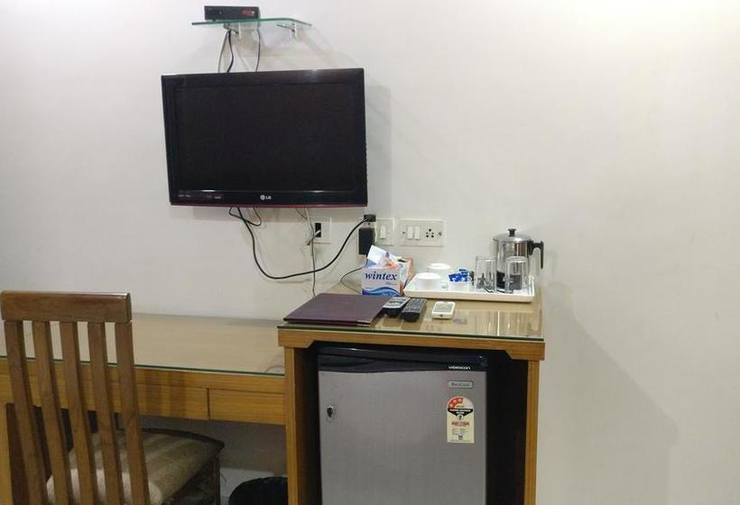 Bed and Breakfast Anand Villa 11