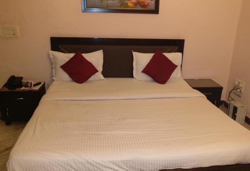 Bed and Breakfast Anand Villa 6