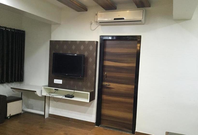 Hotel 12 Star Garuda 8