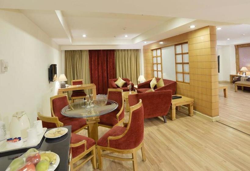 The Competent Palace Hotel & Resort 2