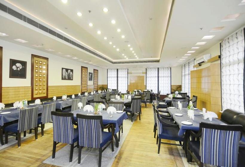 The Competent Palace Hotel & Resort 8