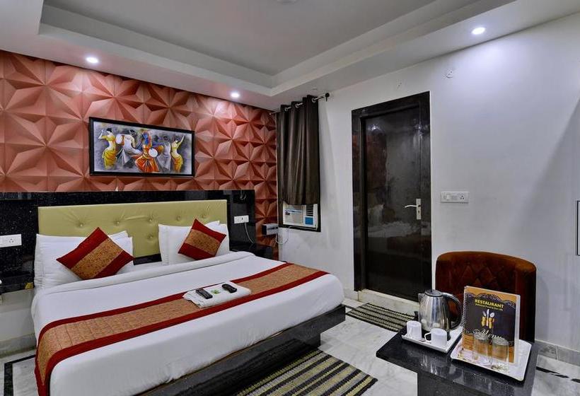 Hotel Noida International 12