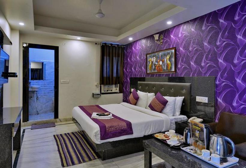 Hotel Noida International 14