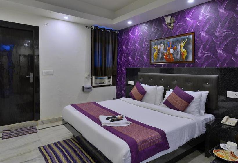 Hotel Noida International 16