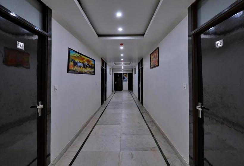 Hotel Noida International 17