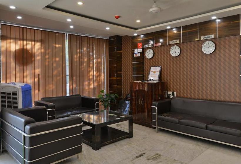 Hotel Noida International 8