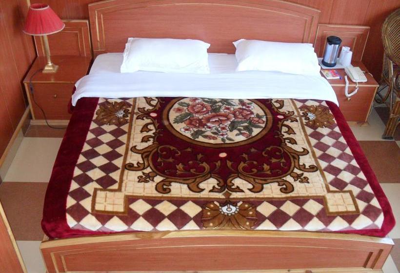 Hotel Uttarakhand Kausani 7