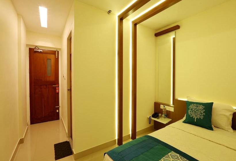 Hotel Oyo Rooms Main Road Sulthan Bathery Chungham Junction 11