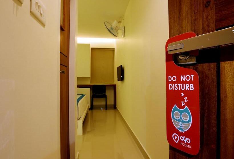 Hotel Oyo Rooms Main Road Sulthan Bathery Chungham Junction 15
