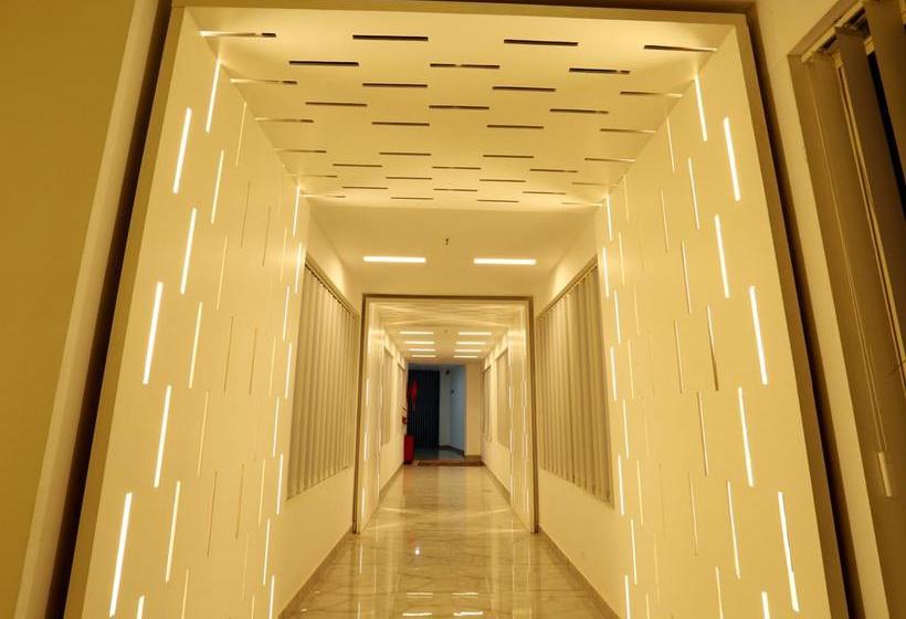 Hotel Oyo Rooms Main Road Sulthan Bathery Chungham Junction 16