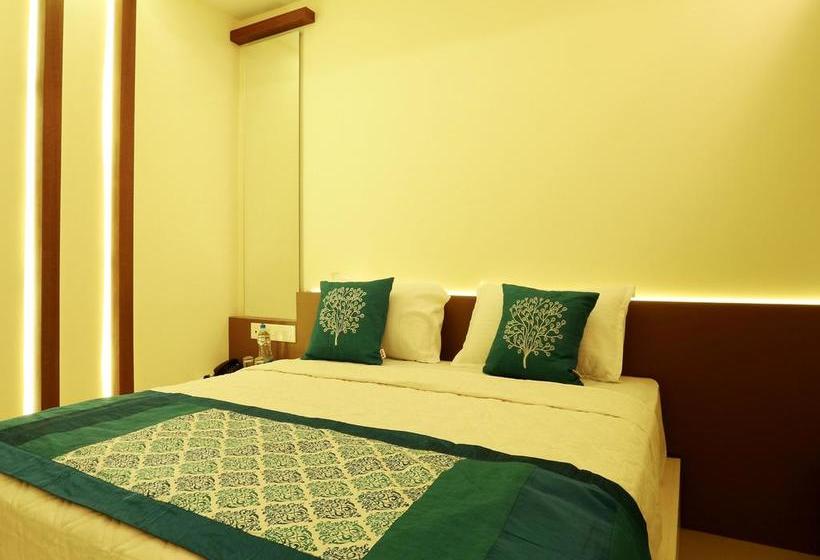 Hotel Oyo Rooms Main Road Sulthan Bathery Chungham Junction 2